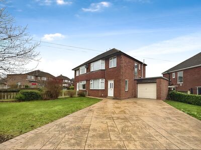 Lodge Lane, 3 bedroom Semi Detached House to rent, £950 pcm