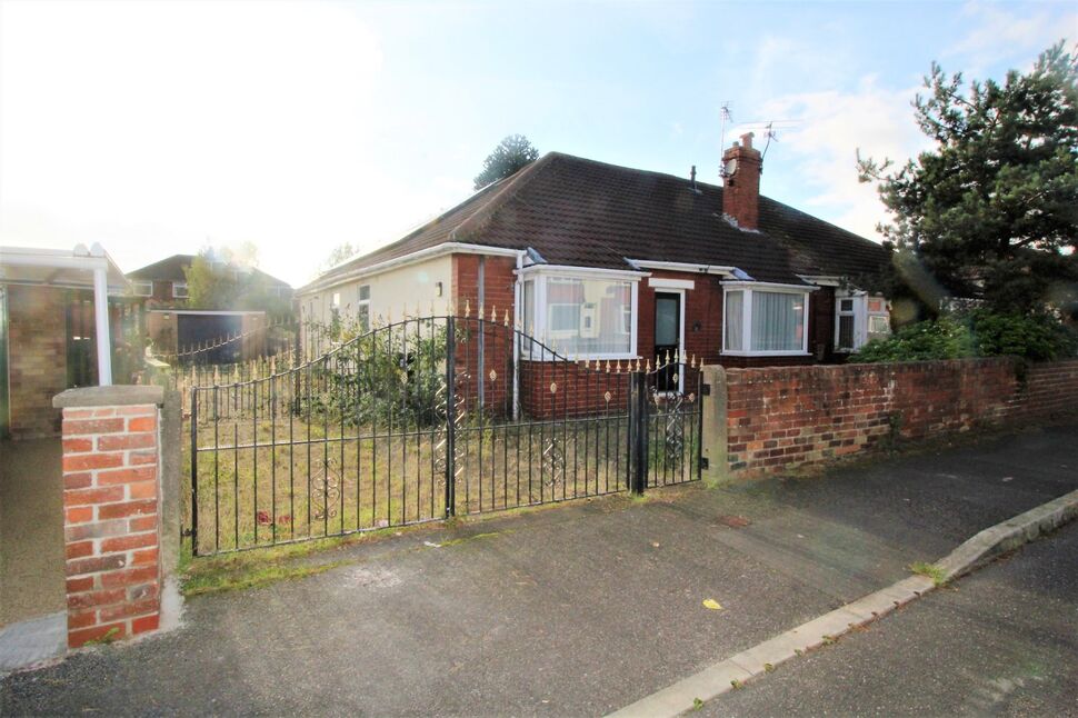 Main image of 3 bedroom Semi Detached Bungalow for sale, Sunnyside, Edenthorpe, South Yorkshire, DN3