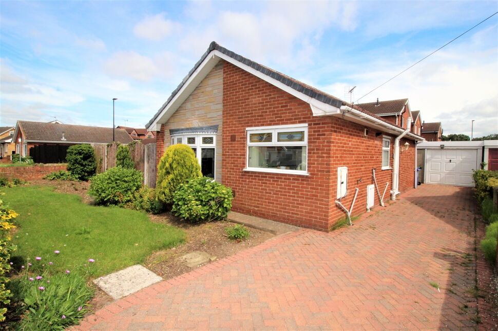 Main image of 2 bedroom Detached Bungalow for sale, Pine hall Road, Barnby Dun, Doncaster, DN3