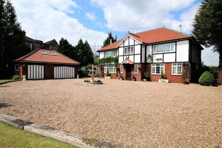 Thorpe in Balne, 5 bedroom Detached House for sale, £650,000