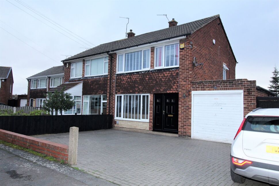 Main image of 3 bedroom Semi Detached House for sale, Dirleton Drive, Warmsworth, Doncaster, DN4