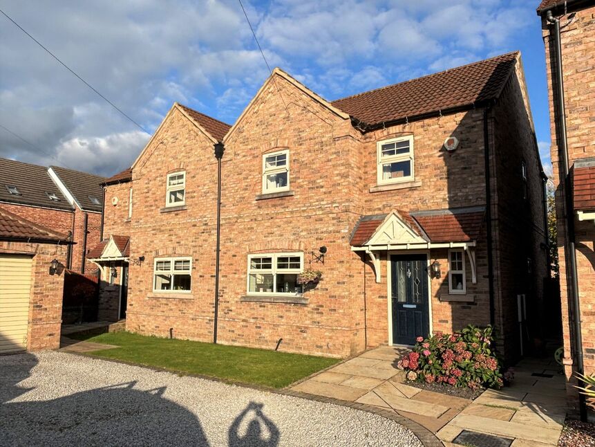 Main image of 3 bedroom Semi Detached House for sale, Dale View, Armthorpe, South Yorkshire, DN3