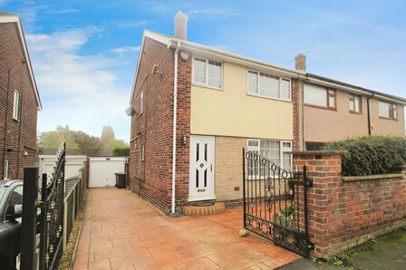 Howden Avenue, 3 bedroom Semi Detached House for sale, £170,000