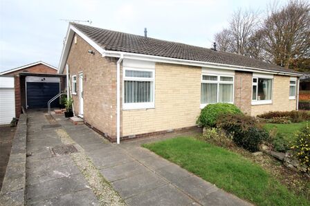 Bruncroft Close, 2 bedroom Semi Detached Bungalow for sale, £199,950