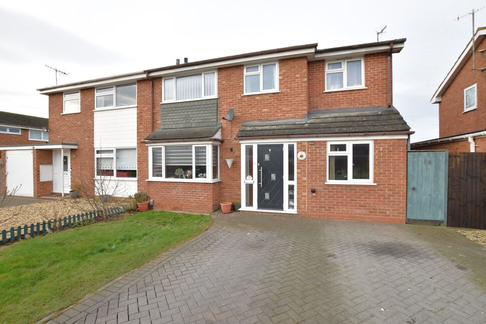 Main image of 4 bedroom Semi Detached House for sale, Hamilton Road, Evesham, Worcestershire, WR11