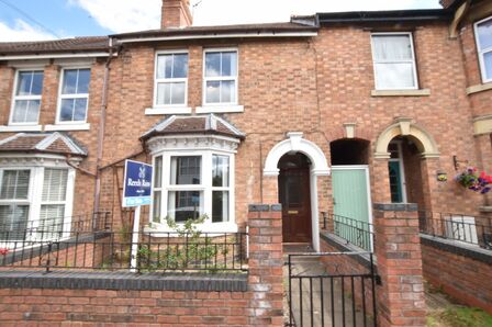 3 bedroom Mid Terrace House for sale