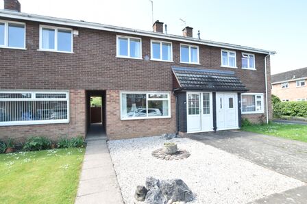 Fountain Gardens, 3 bedroom Mid Terrace House for sale, £250,000