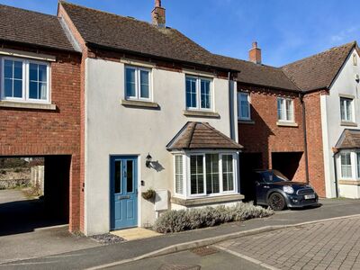 Watsons Lane, 4 bedroom Link Detached House for sale, £335,000