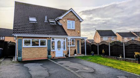 4 bedroom Detached House for sale