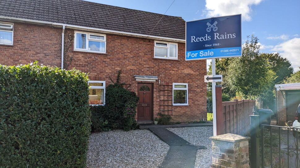 Main image of 3 bedroom End Terrace House for sale, Charles Close, Evesham, Worcestershire, WR11