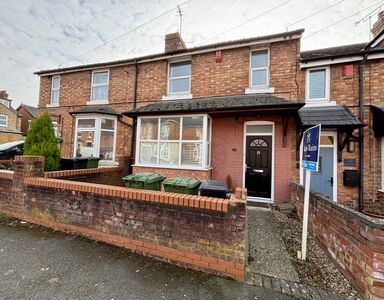 North Road, 3 bedroom Mid Terrace House for sale, £235,000