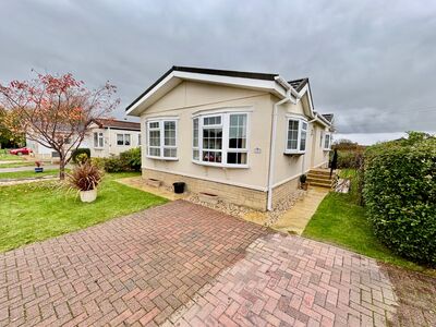 Cheltenham Road, 2 bedroom Detached Property for sale, £200,000