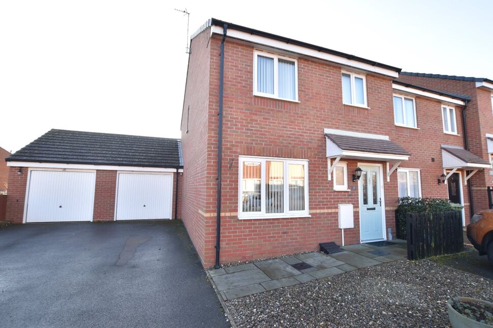 Main image of 3 bedroom End Terrace House for sale, Pearwood Close, Evesham, Worcestershire, WR11