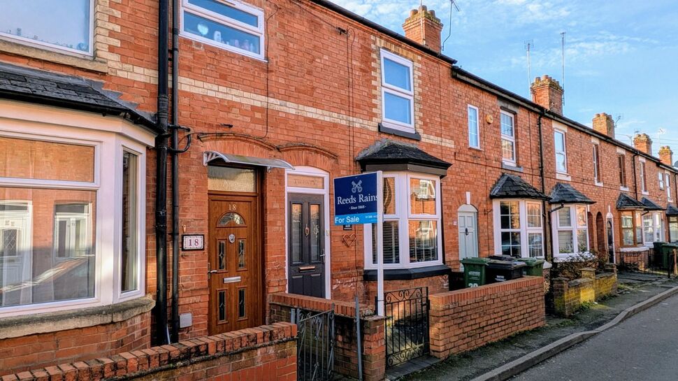 Main image of 3 bedroom Mid Terrace House for sale, Avon Street, Evesham, Worcestershire, WR11