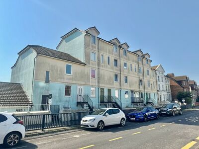 Eastcliffe Heights, 1 bedroom  Flat for sale, £115,000