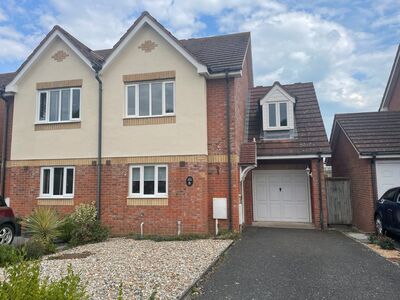 3 bedroom Semi Detached House to rent