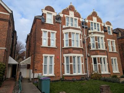 2 bedroom  Flat to rent