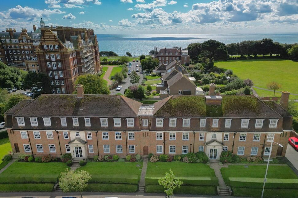 Main image of 2 bedroom  Flat to rent, Sandgate Road, Folkestone, Kent, CT20