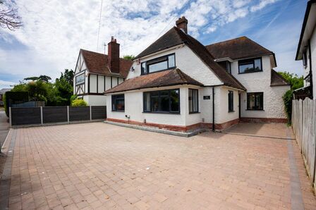Audley Road, 5 bedroom Detached House for sale, £775,000