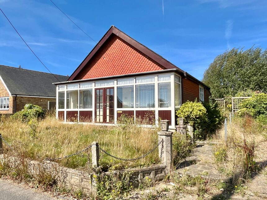 2 bedroom Detached Bungalow for sale