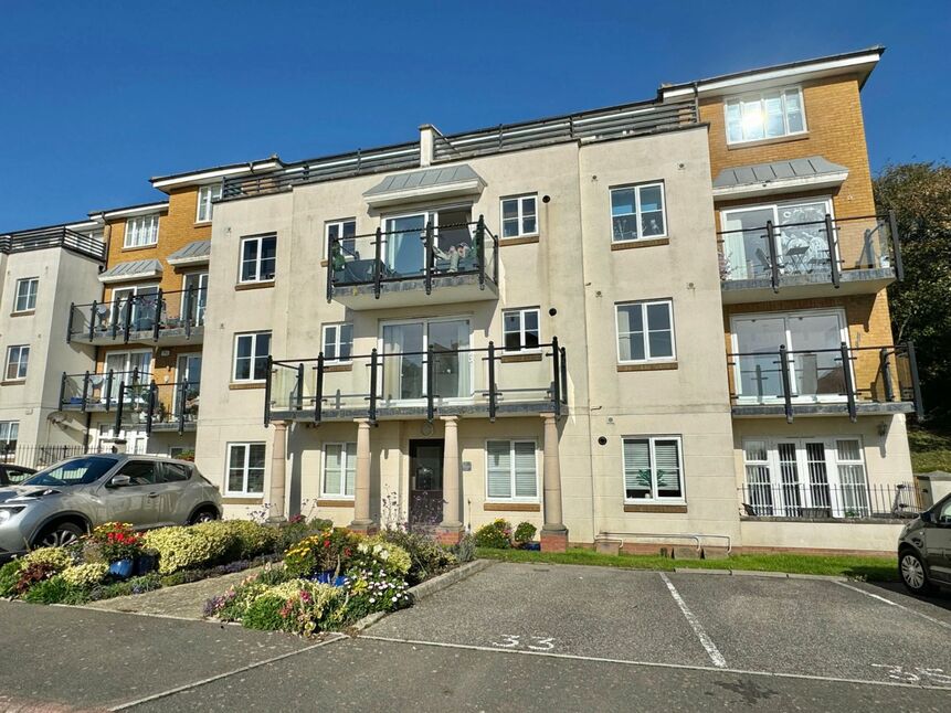 Main image of 2 bedroom  Flat for sale, Lower Corniche, Hythe, Kent, CT21