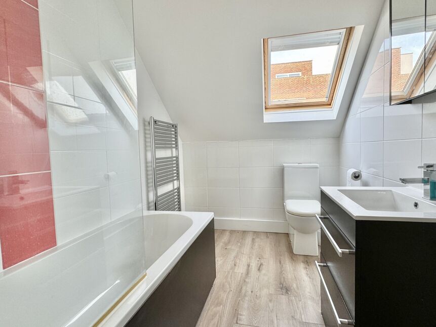 En-Suite Bathroom