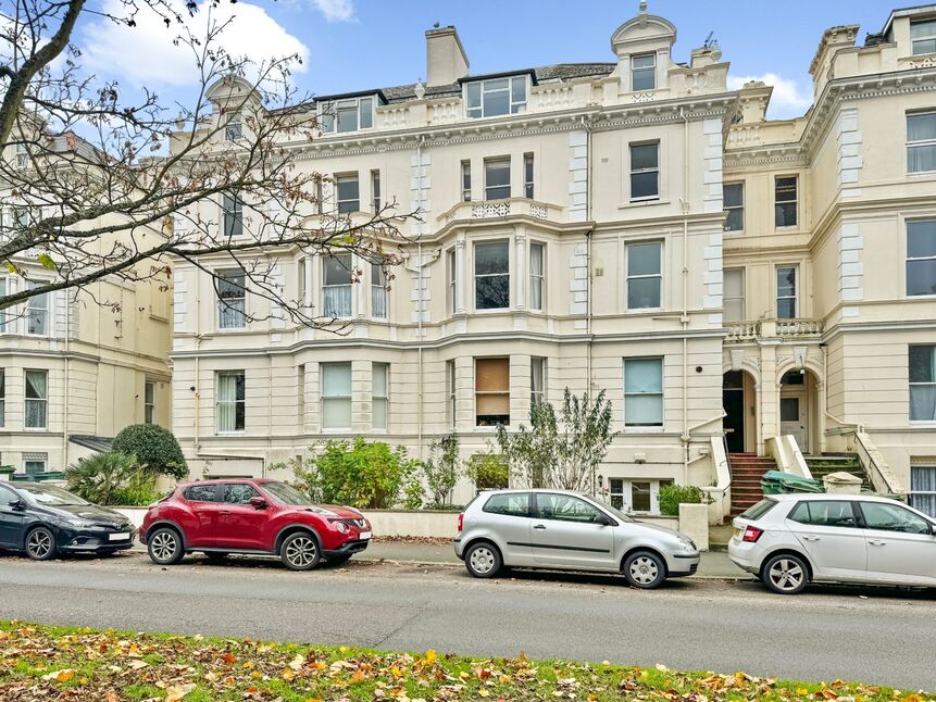 Main image of 2 bedroom  Flat for sale, Castle Hill Avenue, Folkestone, Kent, CT20