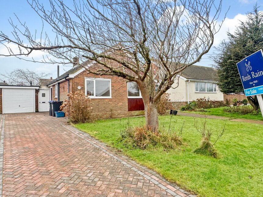 2 bedroom Detached Bungalow for sale