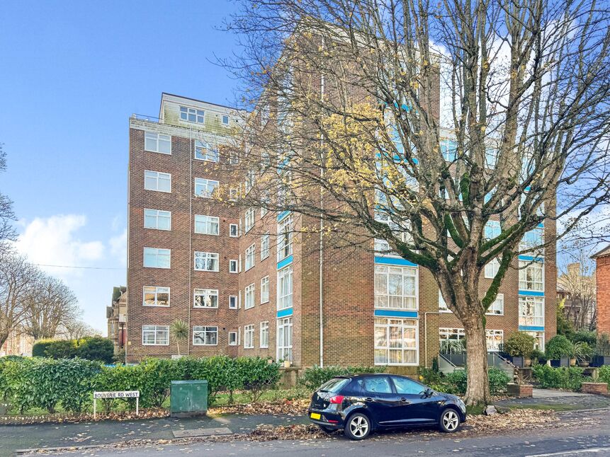 Main image of 2 bedroom  Flat for sale, Earls Avenue, Folkestone, Kent, CT20