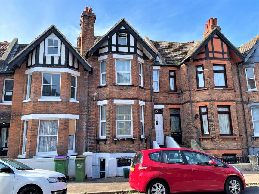 8 bedroom Mid Terrace House for sale