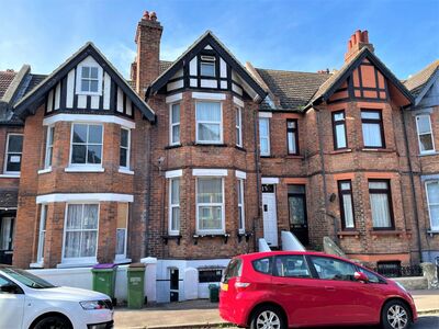 8 bedroom Mid Terrace House for sale