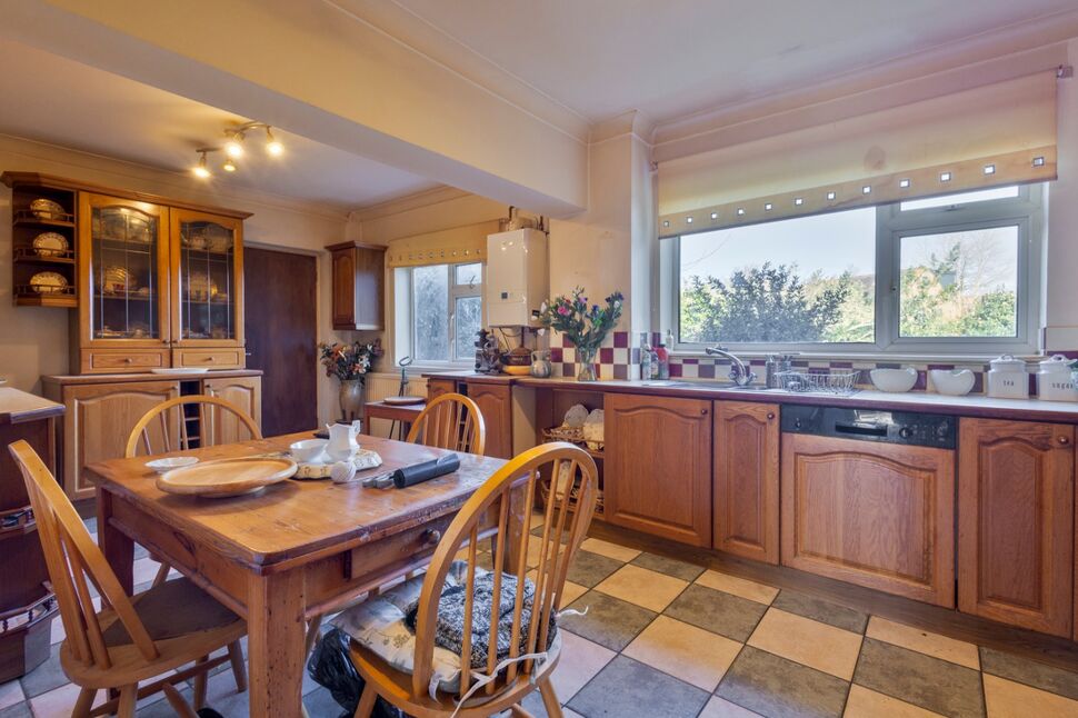 Kitchen / Breakfast Room