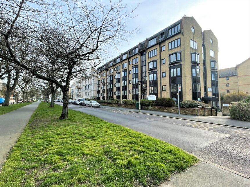 Main image of 1 bedroom  Flat for sale, Court Place, Castle Hill Avenue, Kent, CT20