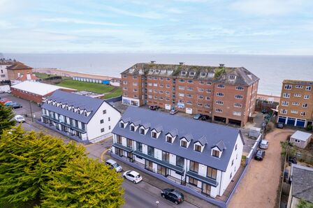 South Road, 2 bedroom  Flat for sale, £400,000