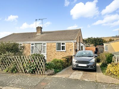 Crofters Close, 2 bedroom Semi Detached Bungalow for sale, £325,000