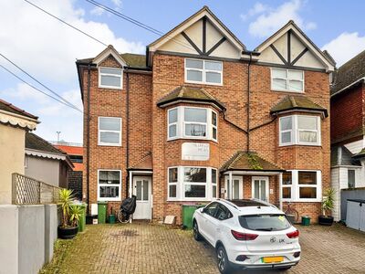 Millfield, 4 bedroom End Terrace House for sale, £325,000