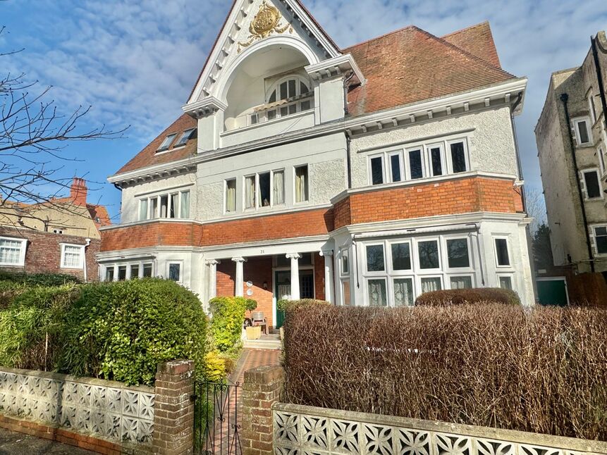 Main image of 2 bedroom  Flat for sale, Grimston Gardens, Folkestone, Kent, CT20