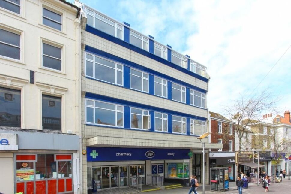 Main image of 1 bedroom  Flat for sale, Sandgate Road, Folkestone, Kent, CT20