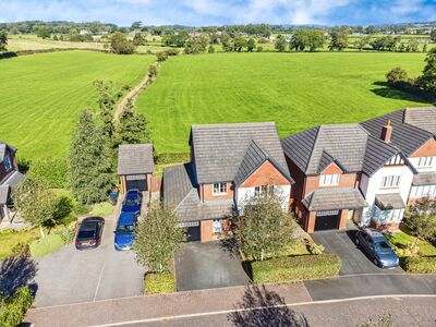 Bowland Gardens, 4 bedroom Detached House for sale, £400,000