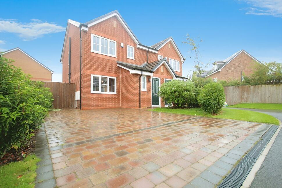 Main image of 3 bedroom Semi Detached House for sale, Pine Hurst Avenue, Bowgreave, Lancashire, PR3