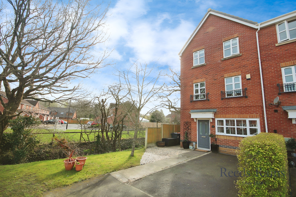 Main image of 4 bedroom  House for sale, Spalding Avenue, Garstang, Lancashire, PR3