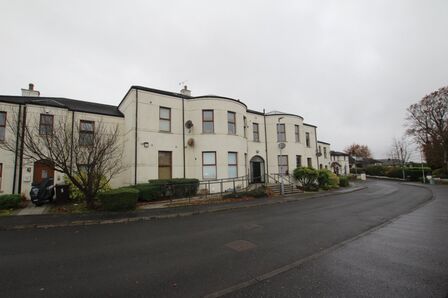 Collinbridge Manor, 3 bedroom  Flat to rent, £800 pcm