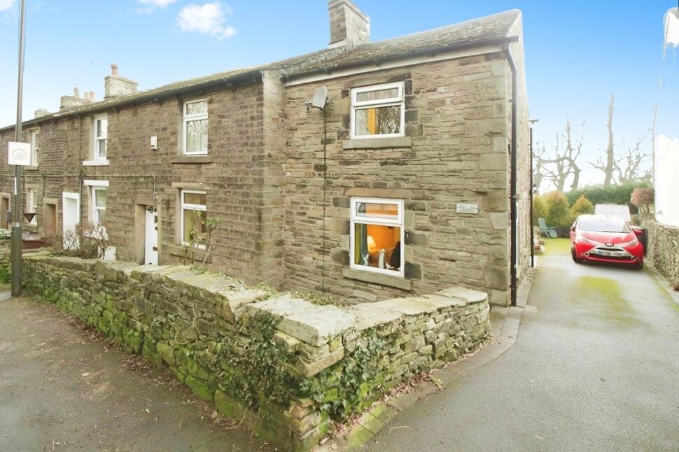 3 bedroom End Terrace House for sale, Marple Road, Charlesworth, SK13