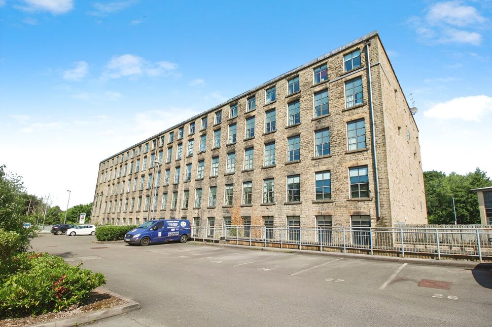 Main image of 2 bedroom  Flat for sale, Glossop Brook Road, Glossop, Derbyshire, SK13