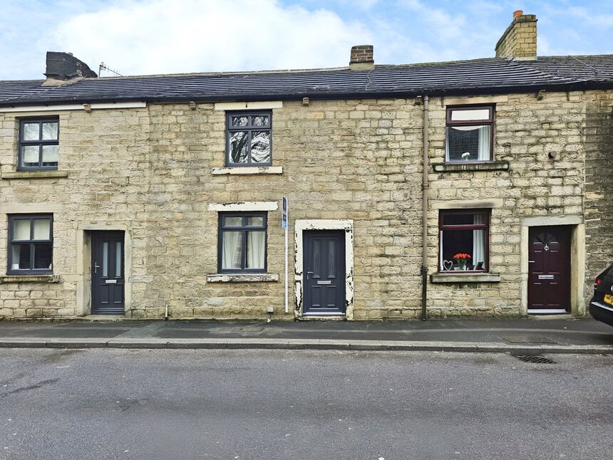 Main image of 2 bedroom Mid Terrace House to rent, Woolley Bridge, Hadfield, Derbyshire, SK13