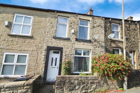 New Road, 2 bedroom Mid Terrace House for sale, £215,000