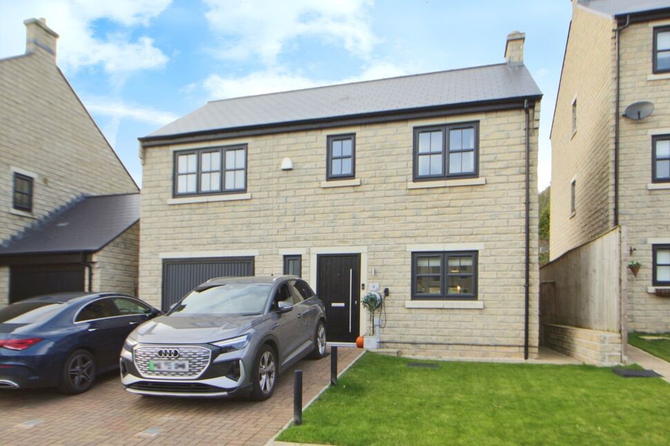 Main image of 3 bedroom Detached House for sale, Hawkshead Road, Glossop, Derbyshire, SK13