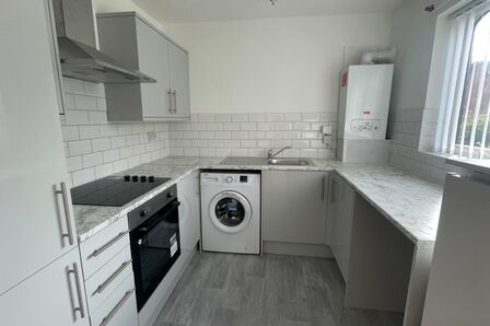 Windmill Court, 2 bedroom  Flat to rent, £900 pcm