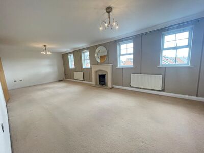 5 bedroom End Terrace House for sale