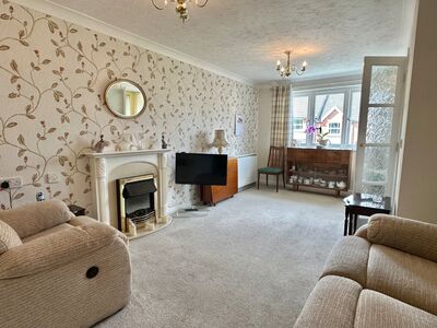 Highbridge, 2 bedroom  Flat for sale, £185,000